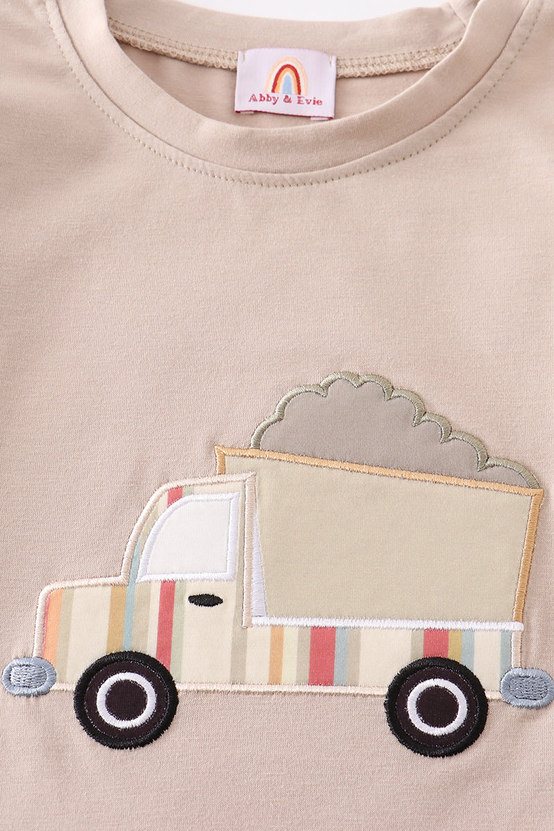 Abby & Evie
Khaki truck applique top
