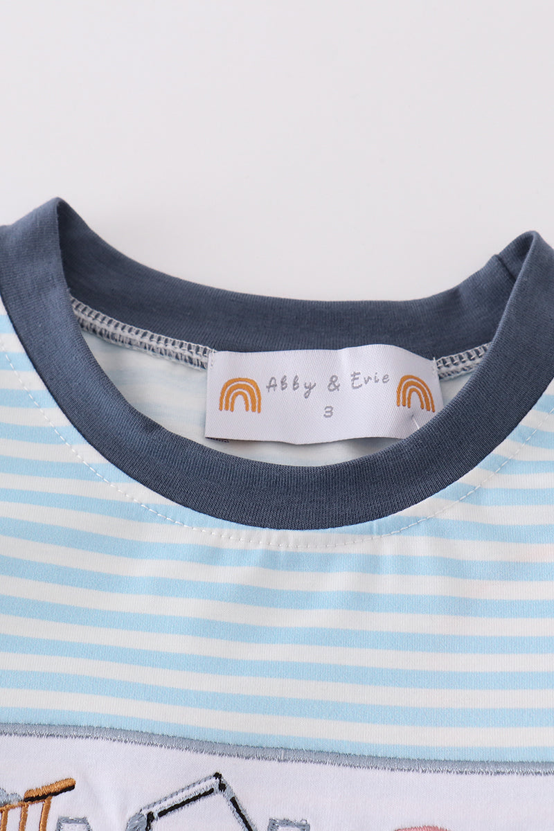 Abby & Evie
Blue stripe tractor embroidery boy set