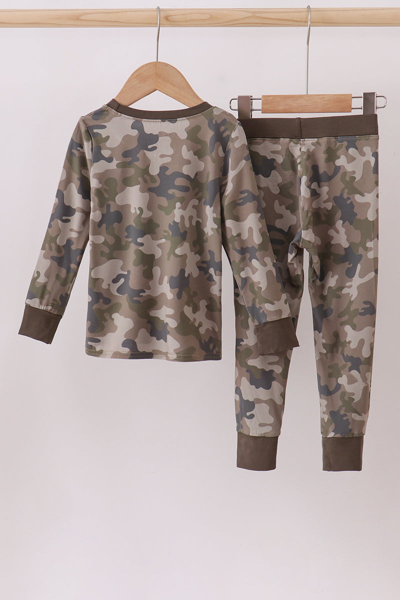 Abby & Evie
Camouflage bamboo pajama set