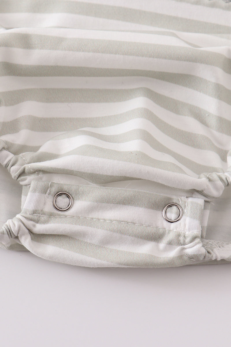 Abby & Evie
Excavator applique stripe bubble