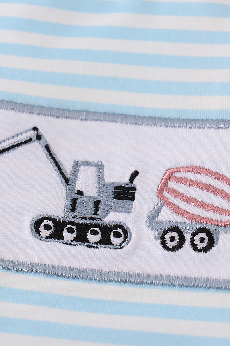 Abby & Evie
Blue stripe tractor embroidery boy set