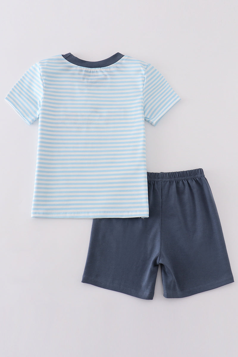 Abby & Evie
Blue stripe tractor embroidery boy set