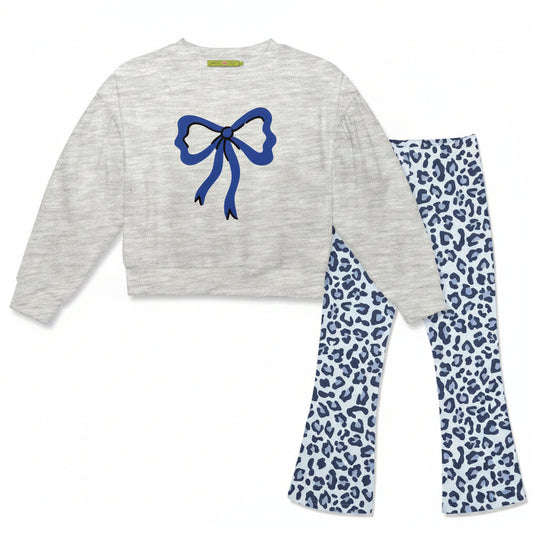 Kids Gray Crewneck Sweatshirt & Skin Print Flare Leggings