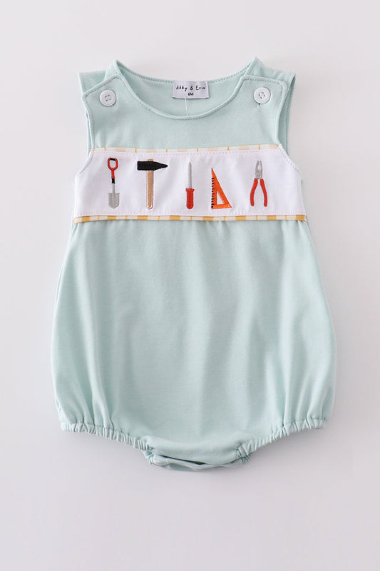 Abby & Evie
Blue tool embroidery bubble